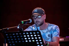 090923_Wb_R_01_Tonewood_Comp_007