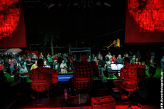 090923_Wb_R_01_Tonewood_Comp_019