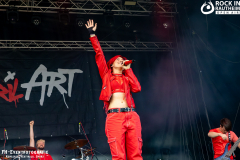 100524_RIR_03_April_Art_030
