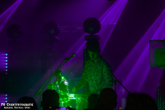 141224_SB_02_She_Hates_Emotions_015